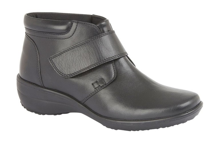 L477 A  BLACK SOFTIE ANKLE SHOE