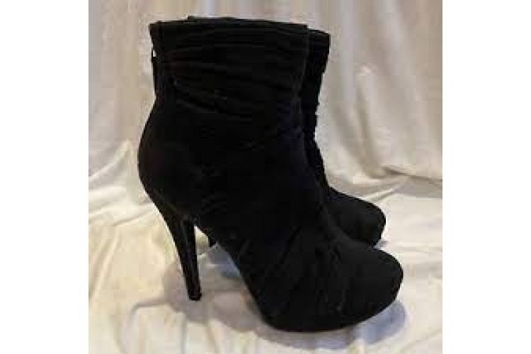 VALERIE BLACK BOOTS SIZE 3